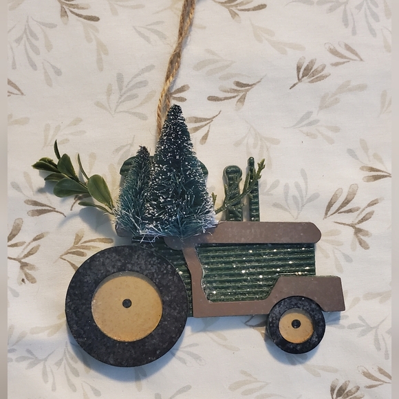 Farmhouse Christmas Ornaments (lot of 12) - Picture 9 of 14